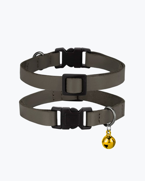 Нашийник для котів BronzeDog Crazy шкіряний плоский, із золотим дзвіночком, графіт, XS