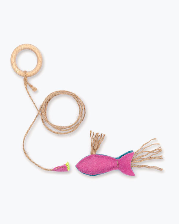 Игрушка-удочка Природа «Рыбка на магните» для кошек, розовая, 9х15 см