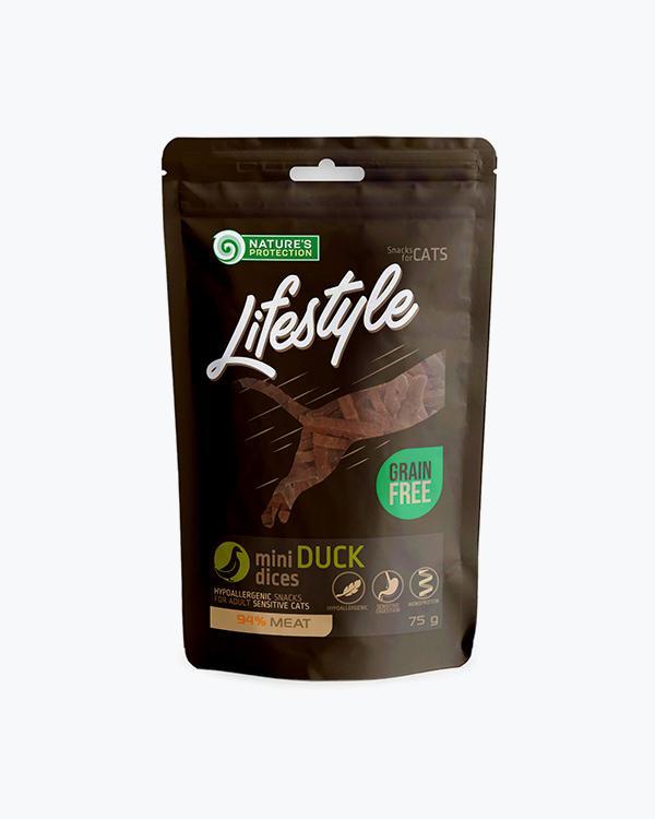 Ласощі для кішок Nature's Protection Lifestyle смакові ласощі для кішок міні кубики качки, 75 г