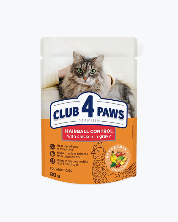 Вологий корм Club 4 Paws для котів, з ефектом виведення шерсті, з куркою в соусі, 80 г, пауч