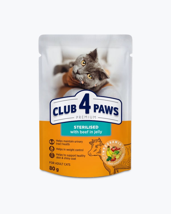 Вологий корм Club 4 Paws для дорослих стерилізованих котів, з яловичиною в желе, 80 г, пауч